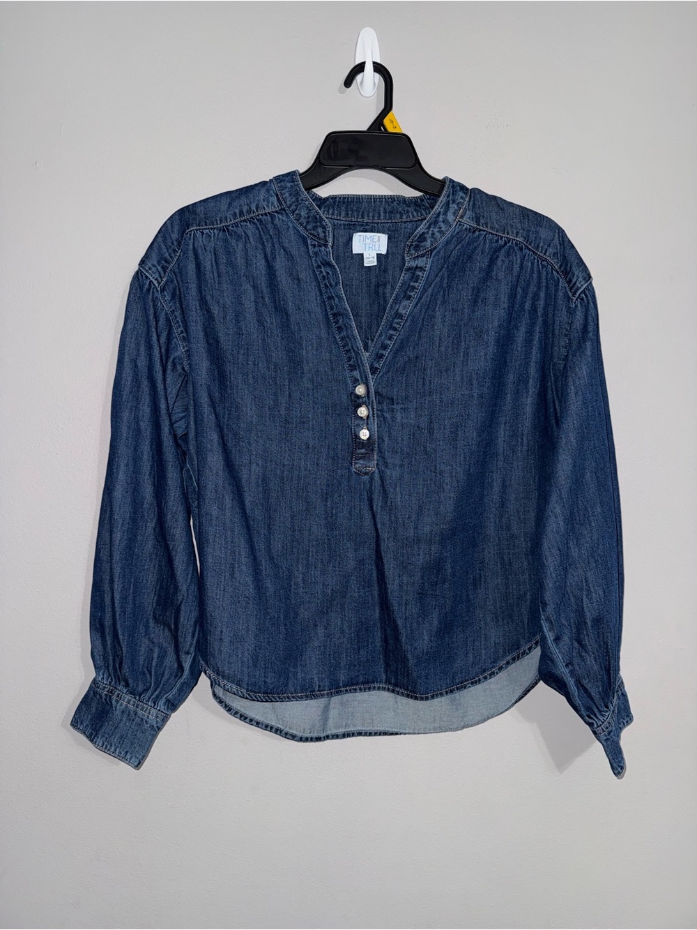 Time and Tru Women’s Dark Denim Popover Blouse Large